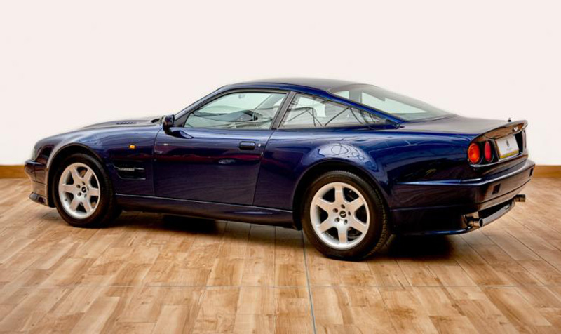 Illustration for article titled Live Your Best Life With This $450,000 Aston Martin Vantage V600 With A WWII Spitfire Boost Gauge